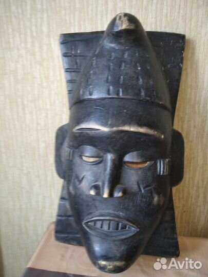 Африканские маски из дерева