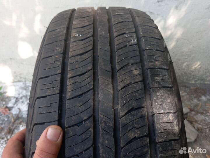 Kumho Road Venture APT KL51 235/60 R16 104H