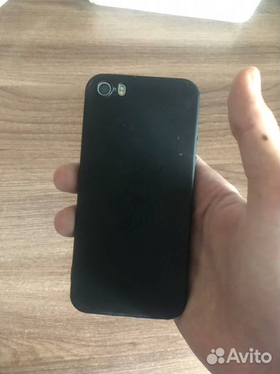 iPhone SE, 32 ГБ
