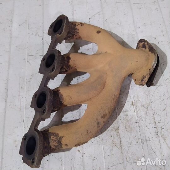 Выпускной коллектор Ford Focus 1 седан 1.6 2004