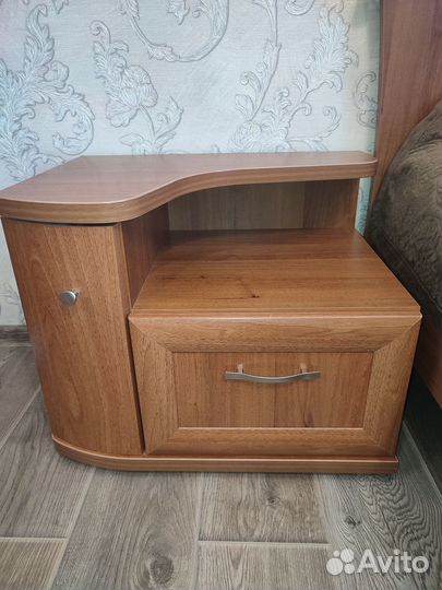 Продам прикроватные тумбы