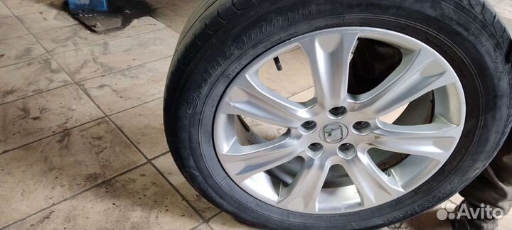 Yokohama 104ZR 225/60 R18