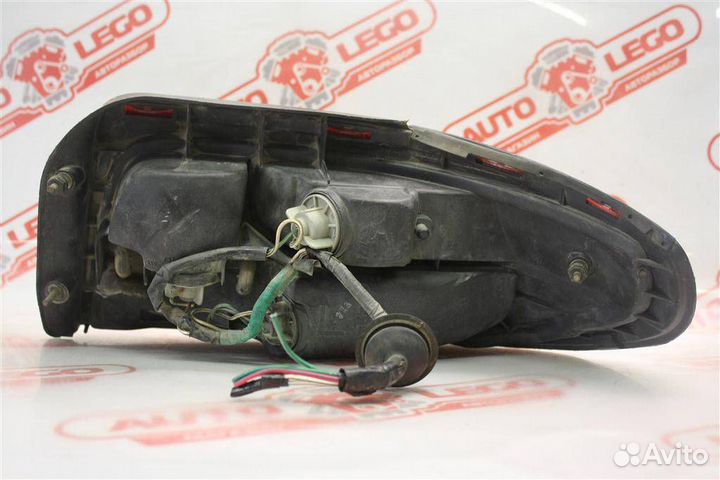 Фонарь задний левый Toyota