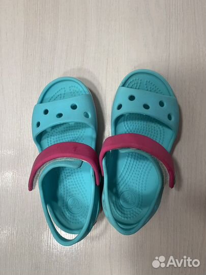 Сандали crocs