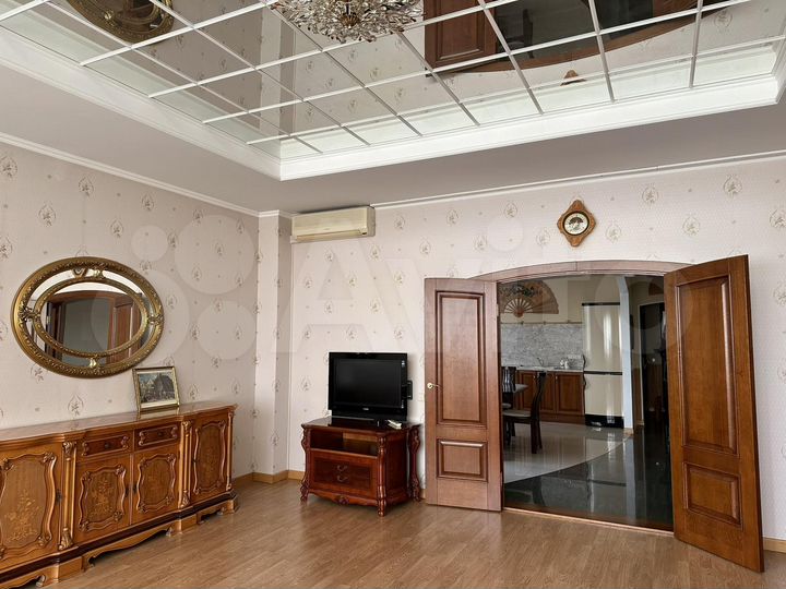 3-к. квартира, 144 м², 8/11 эт.