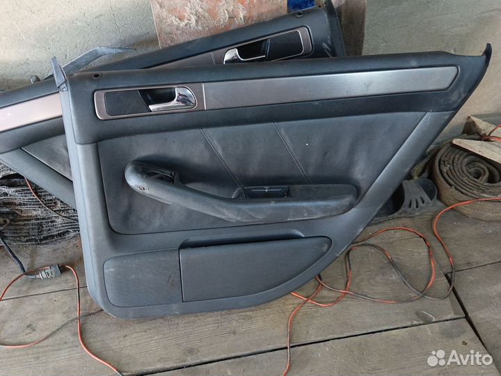 Обшивка двери Ауди а6с5