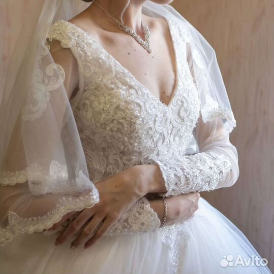 Свадебное платье