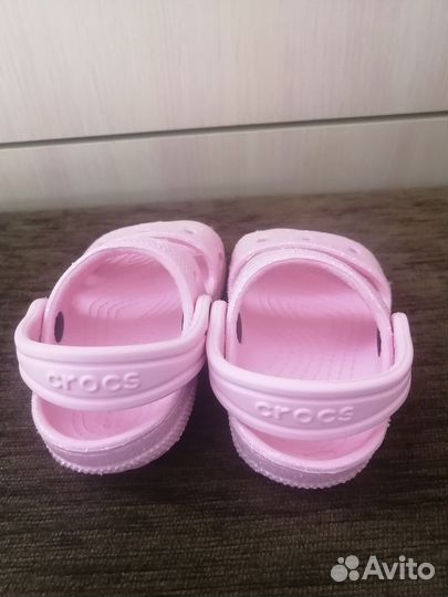Сандалии для девочки 22 размер. Crocs