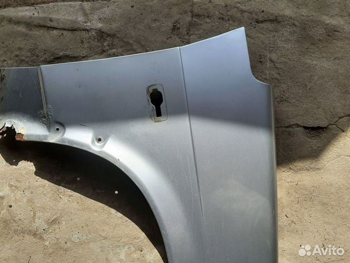 Крыло переднее правое ваз 2114 цвет Снежн. Корол-а