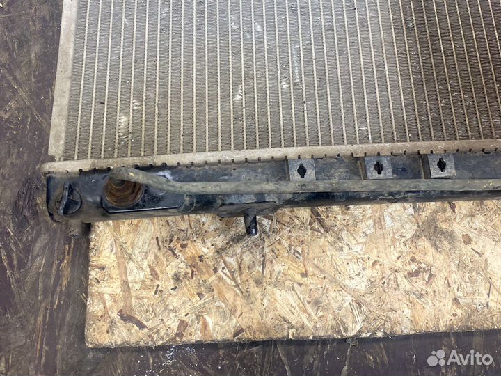 Радиатор охлаждения Mitsubishi Space Wagon