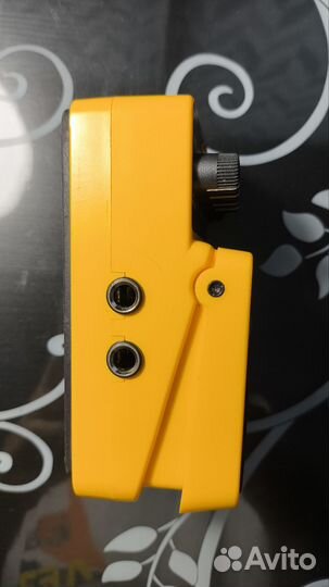 Гитарная педаль Behringer UC200