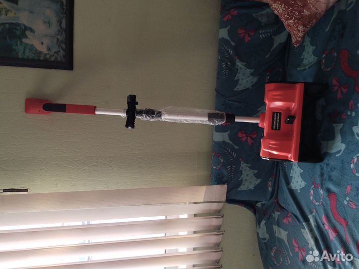 Снегоуборочная аккумуляторная лопата