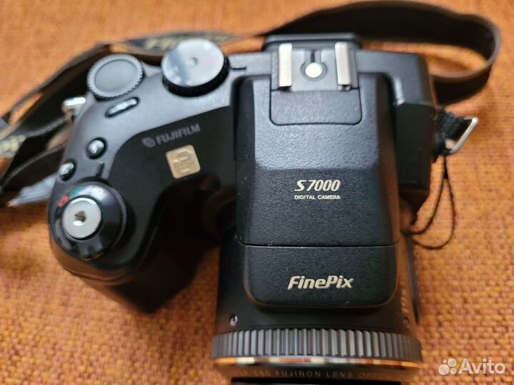 Нерабочий компакт FujiFilm