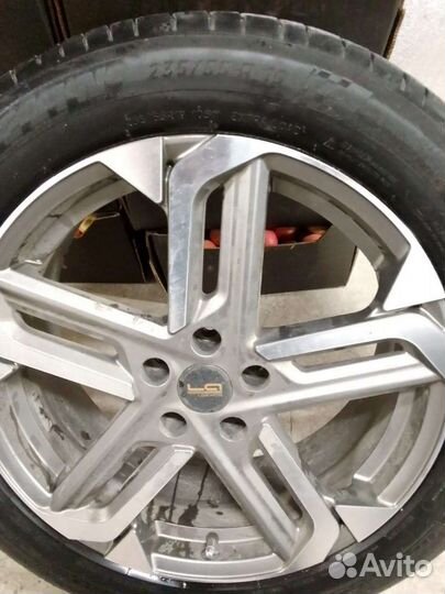 Bridgestone V-Steel Mix M716 235/55 R19