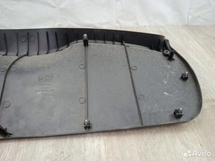 Обшивка двери багажника Ford Fiesta 5 2002