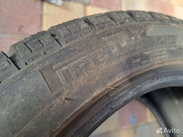 Pirelli Ice Zero FR 235/45 R18