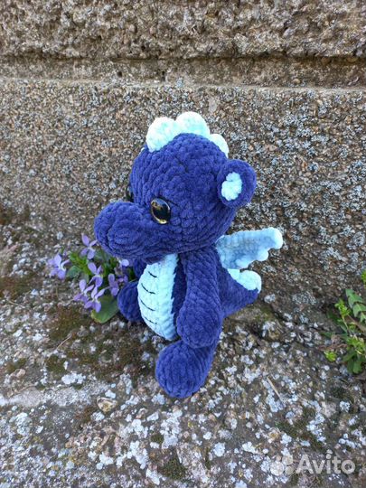 Плюшевый дракончик вязаный 18 см
