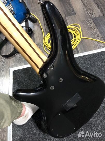 Бас гитара Ibanez sr 300