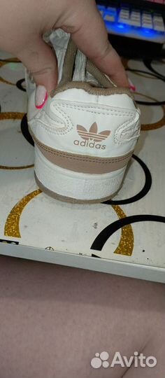 Кроссовки женские adidas