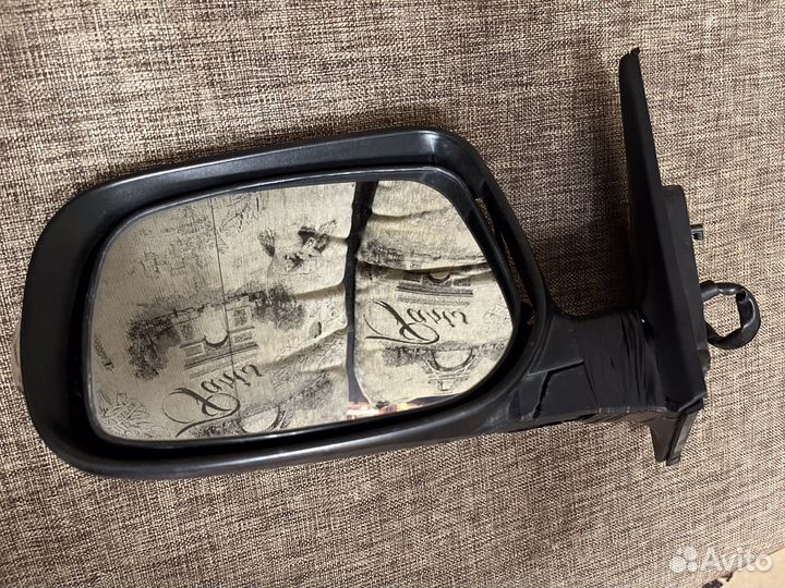 Зеркало Toyota Avensis