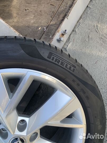 Оригинальные диски Skoda R19 с резиной