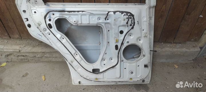 Дверь задняя левая Toyota cresta 100