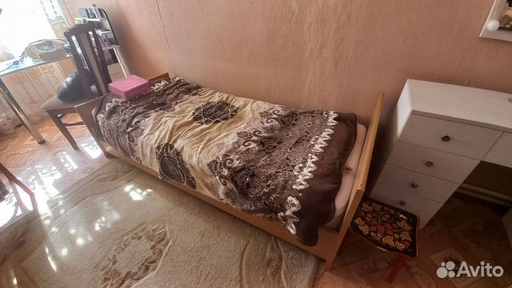 Детская кровать и стенка