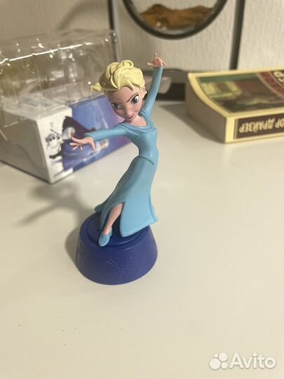 Интерактивная фигурка Эльза 