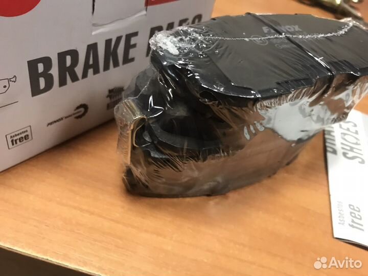 Передние тормозные колодки nissan tiida c11 2007+