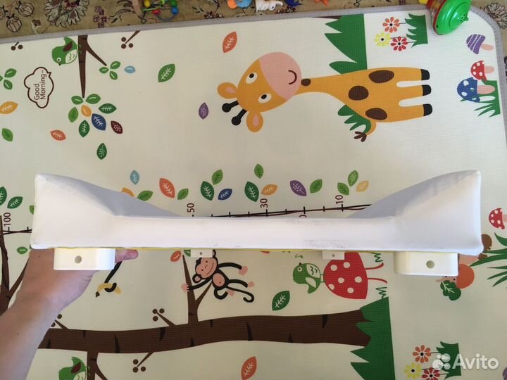 Пеленальный столик на кроватку