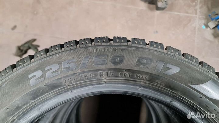 Pirelli Formula Ice 225/50 R17 98T