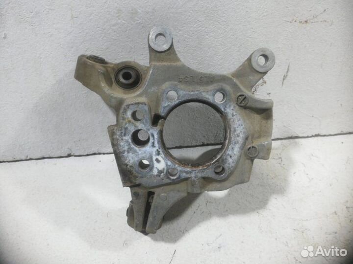 Кулак поворотный задний правый Nissan Teana J32