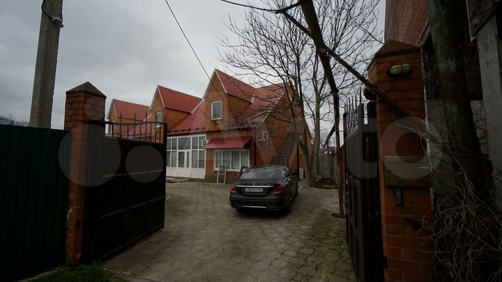 Дом 198 м² на участке 10 сот.