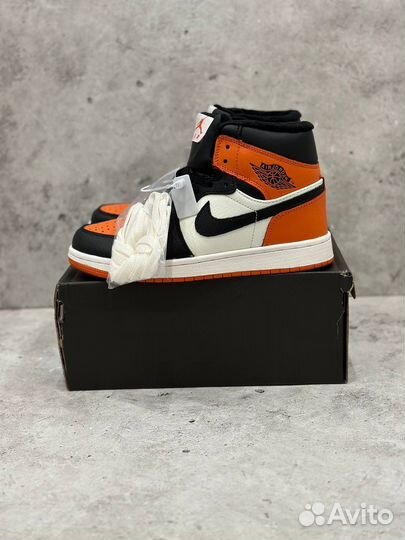 Кроссовки Nike air jordan 1