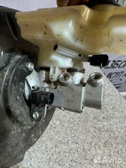 Вакуумный усилитель тормозов Audi Q3 F3 2.0 DHH