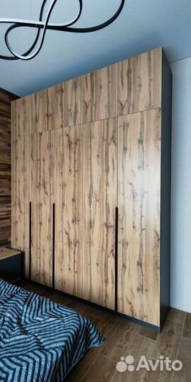 Распашной шкаф под заказ по индивидуальному проект