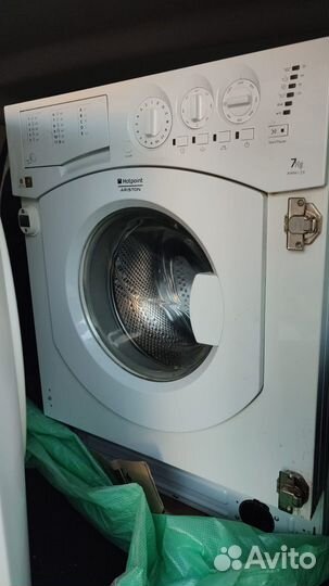 Встраиваемая стиральная машина ariston AWM129EU