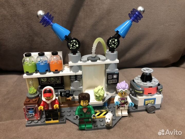 Lego Hidden Side 70418 - Лаборатория призраков