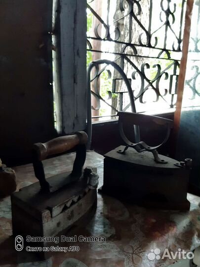 Чугунный утюг