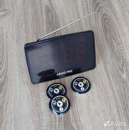 Табло вызова официанта руссифицировано и кнопки