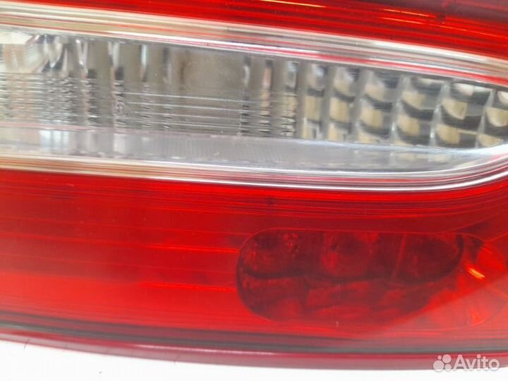 Фонарь в крышку багажника левый Toyota Camry XV70