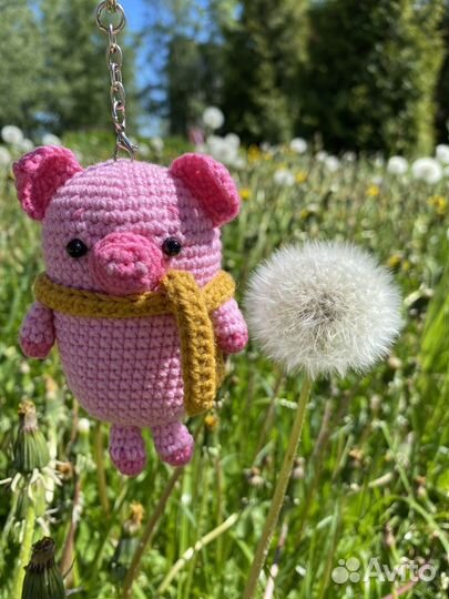 Вязаный брелок, подвеска, обвес на сумку