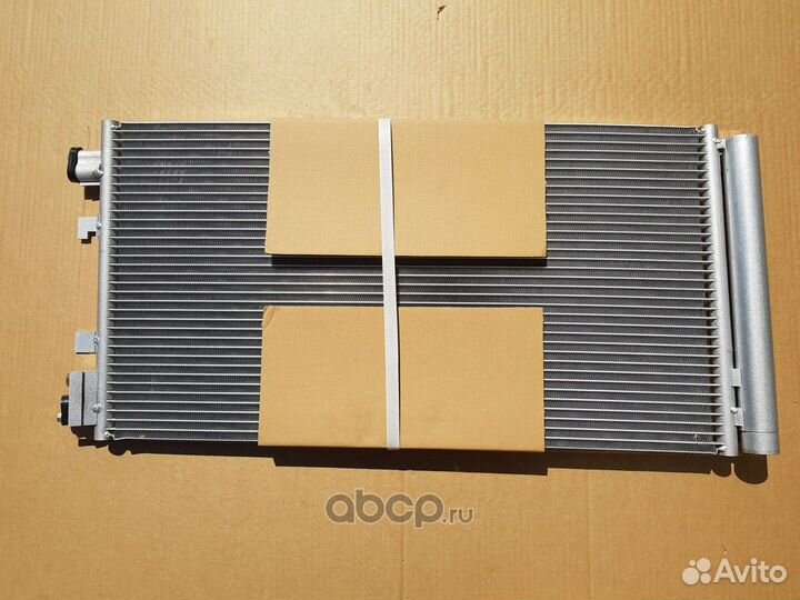 Радиатор кондиционера Renault Fluence 1 2009