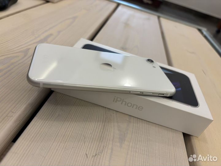 iPhone SE (2020), 128 ГБ