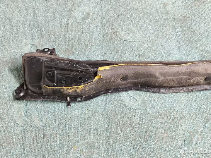 Жабо метал. Toyota RAV4 30 2006-2013 левый руль