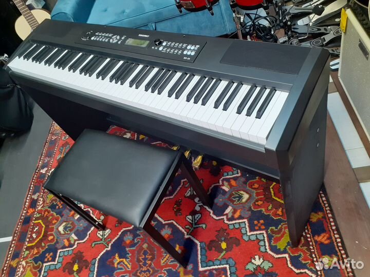 Электропианино с банкеткой