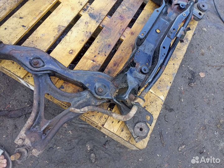 Подрамник балка передний Ford Mondeo 2