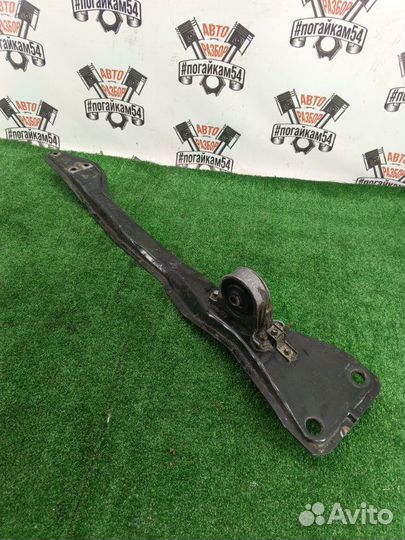 Балка продольная под двс Mitsubishi Diamante F31A
