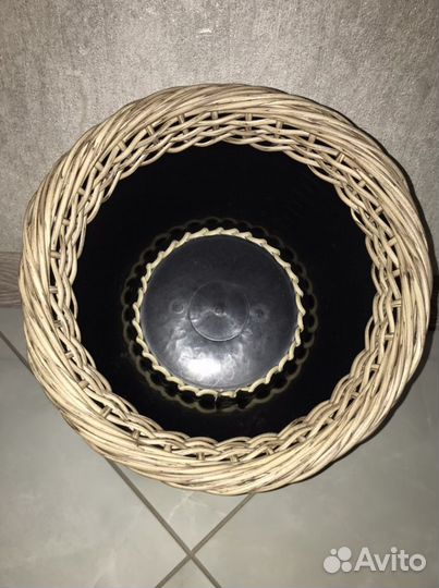 Кашпо из ротанга