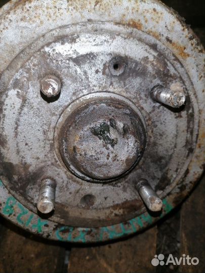 Кулак задний левый Hyundai Elantra